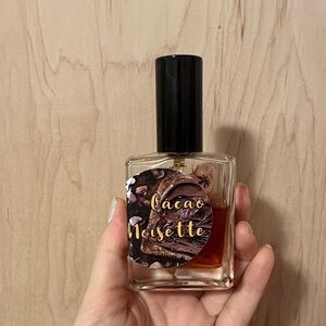 Cacao Noisette Perfume - Black and Brown